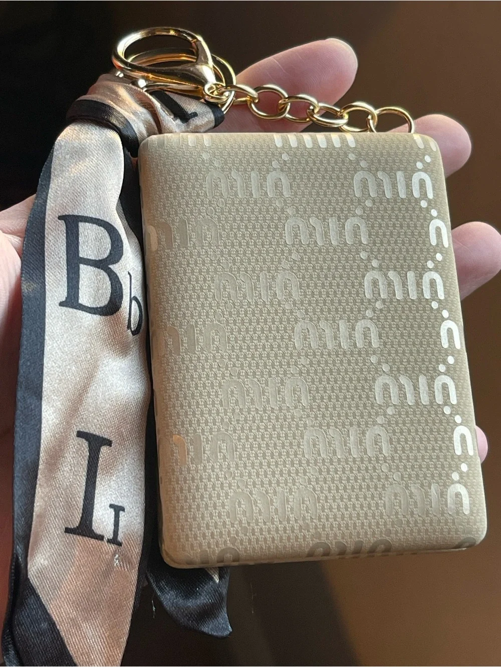 Capuchino Double Side Mirror Keychain with Scarf Accent